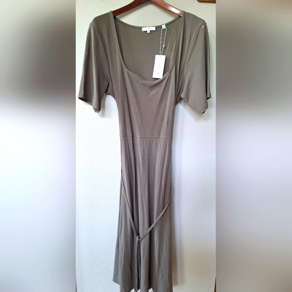 NWT Vince Olive Short Sleeve Square Neck Midi Dress. Womens Size 2X - Picture 1 of 11